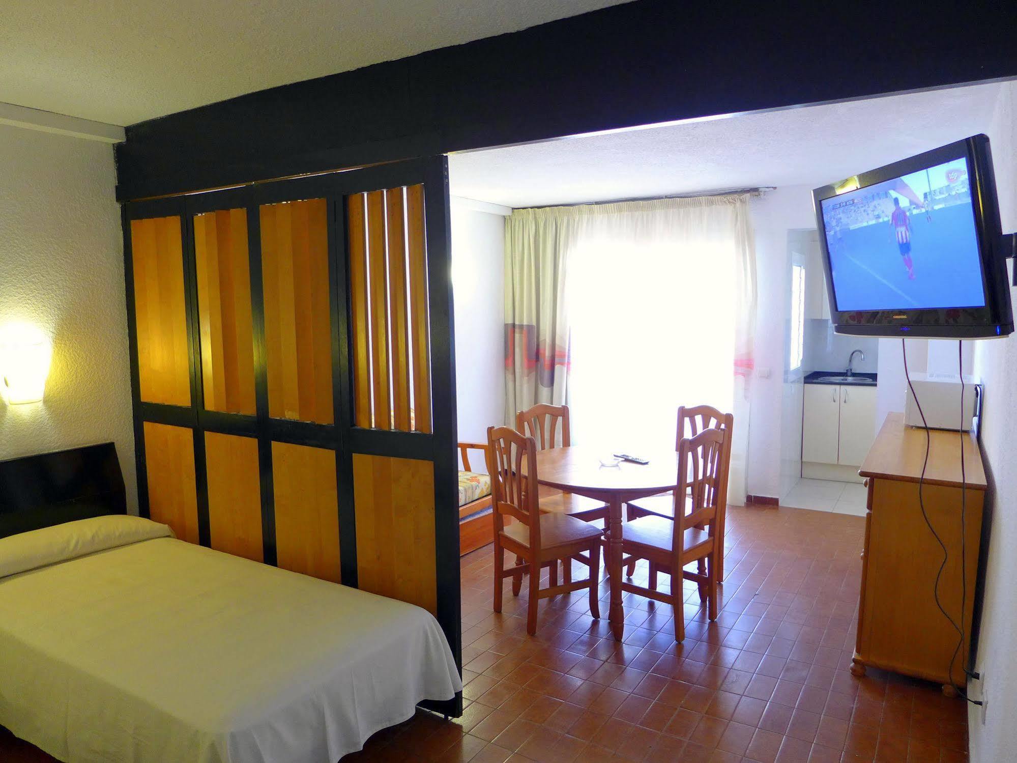 Apartamentos Alboran-Arysal Salou Exterior foto